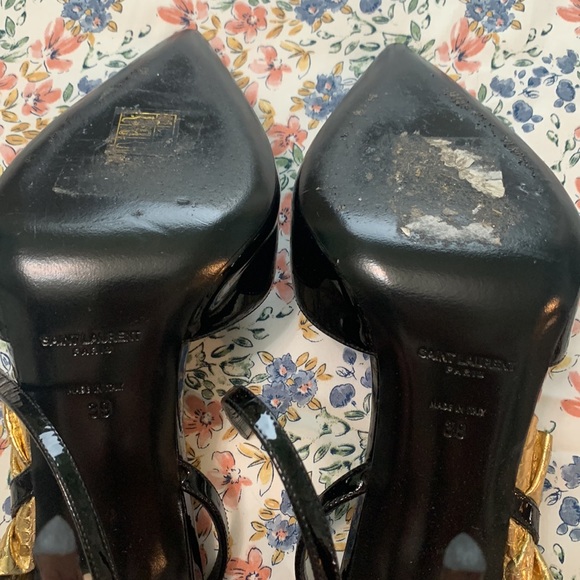Saint Laurent patent leather high heel evening shoe with gold ribbon - Picture 3 of 10